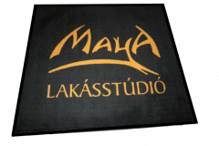 maya-lakasstudio-egyedi-logozott-szőnyeg