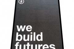we-build-egyedi-logozott-szőnyeg